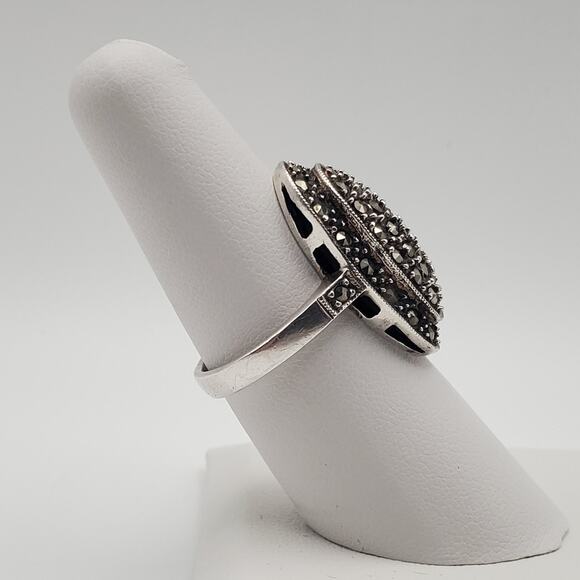 Beautiful Modern 925 Sterling Silver Sparkly Marcasite Ring size 7.5 - Picture 2 of 12